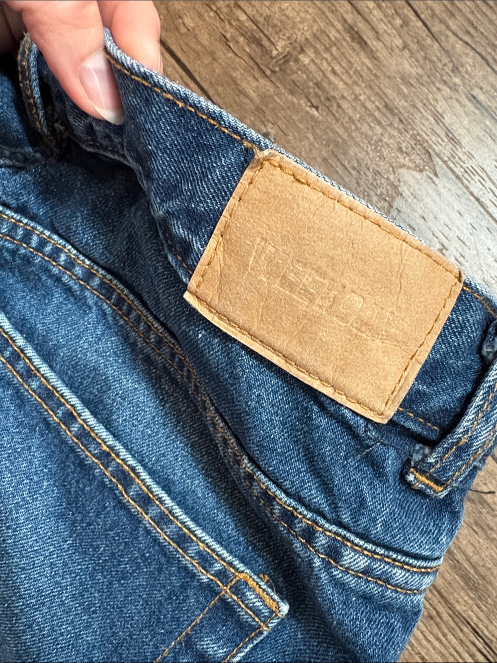 Weekday High-Rise Loose Jeans in Blue Denim - Picture 4 of 12
